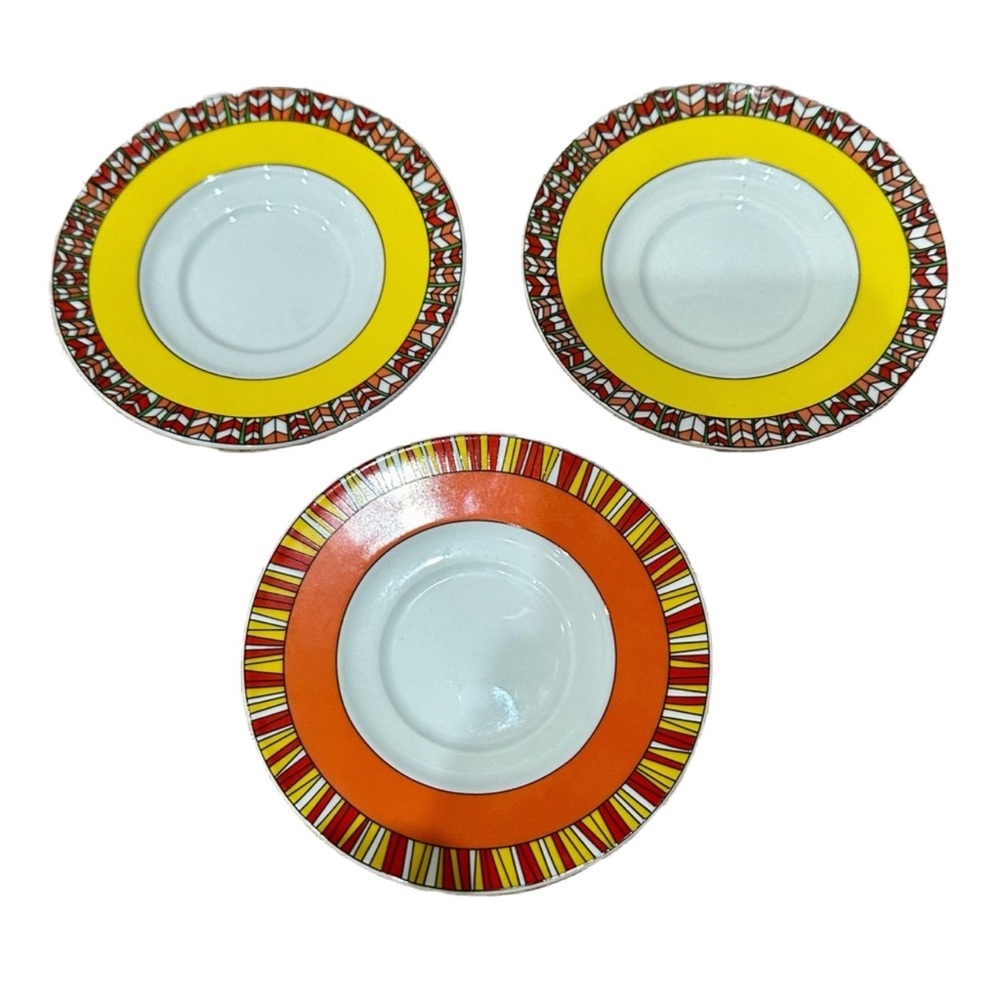 Porcelain saucers